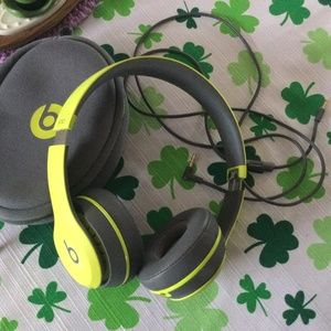 Beats Solo 2 Wireless Headphones